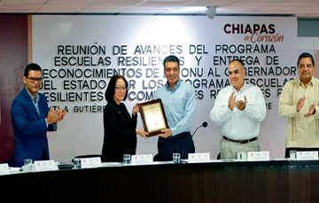 Recibe Rutilio Escandón reconocimiento de la ONU por avances en resiliencia y prevención en Chiapas.